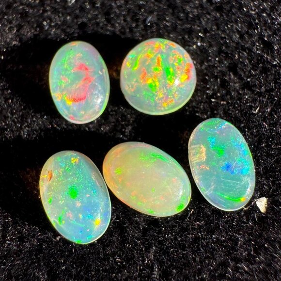 Natural Opal Lot - 1.34 Carats - Picture 1 of 4